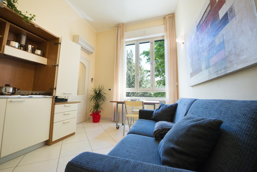 Residence Colombo Виареджо Экстерьер фото