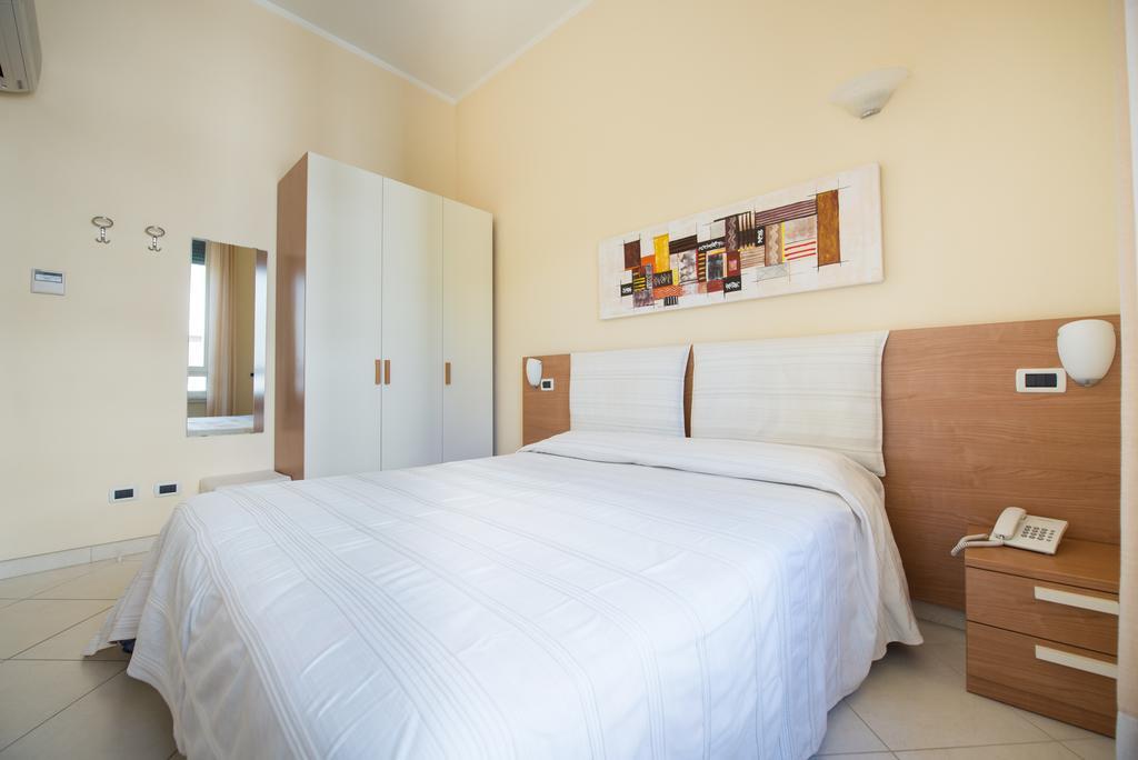 Residence Colombo Виареджо Экстерьер фото