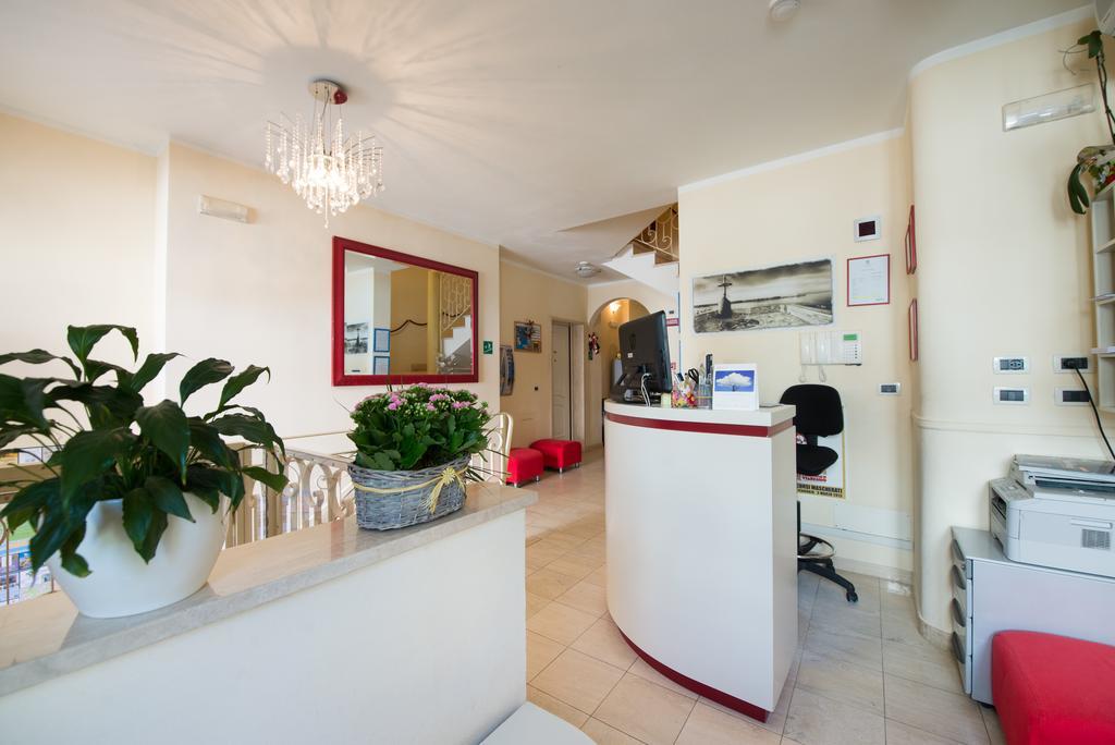 Residence Colombo Виареджо Экстерьер фото